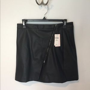 NWT Banana Republic Factory Faux Leather Skirt